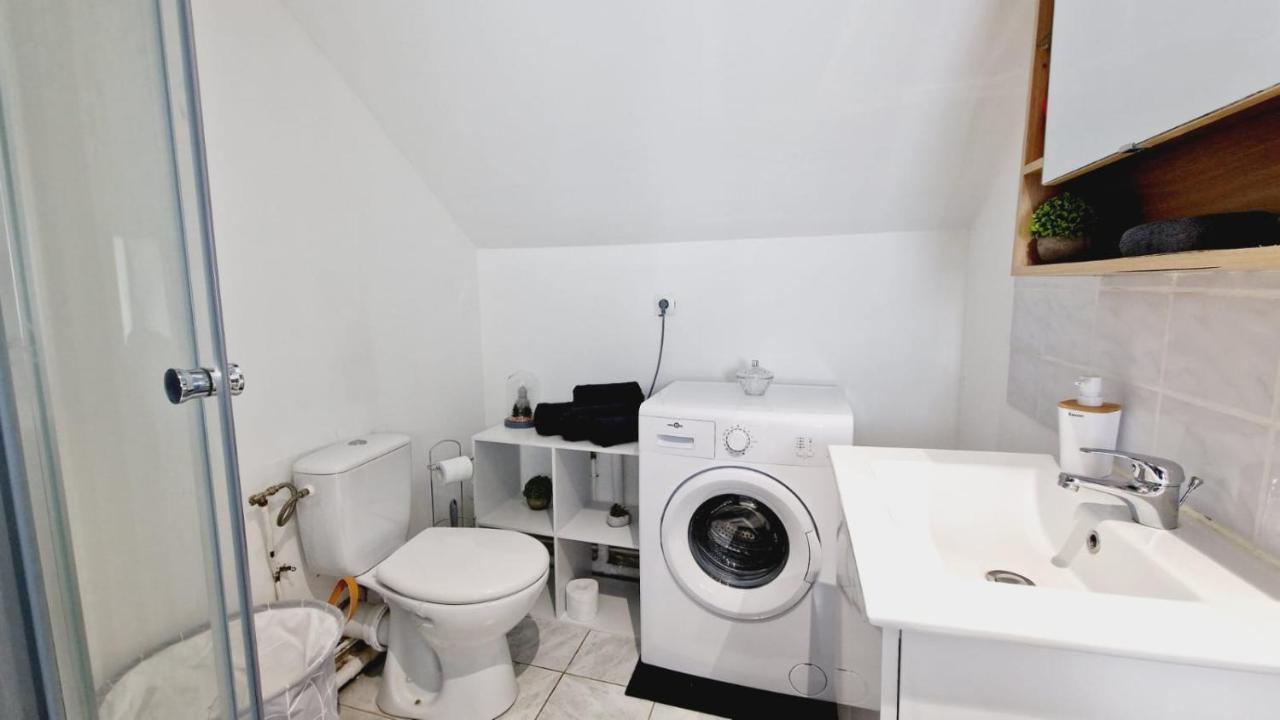 J.Mo Home - Louvroil - Calme - Ideal Couple - Deplacement Pro Exterior photo